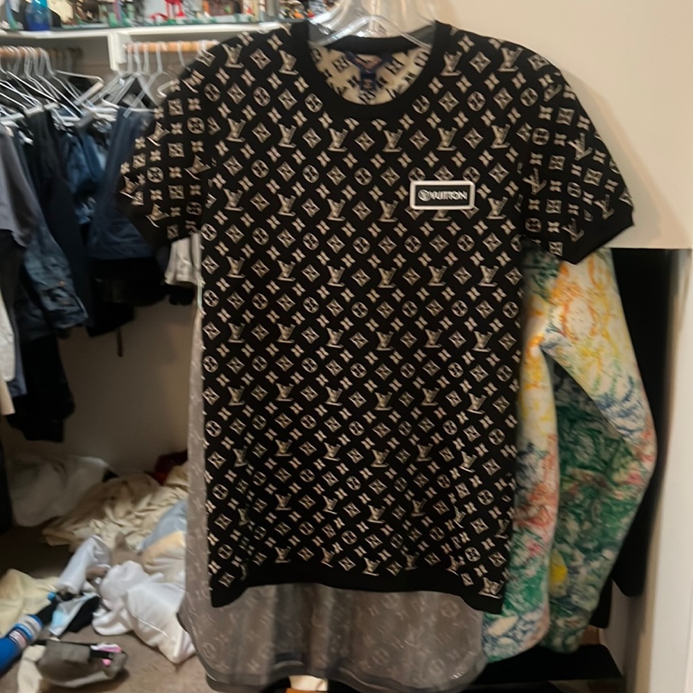 Louis Vuitton women’s SNALL CREW NECK W TAGS